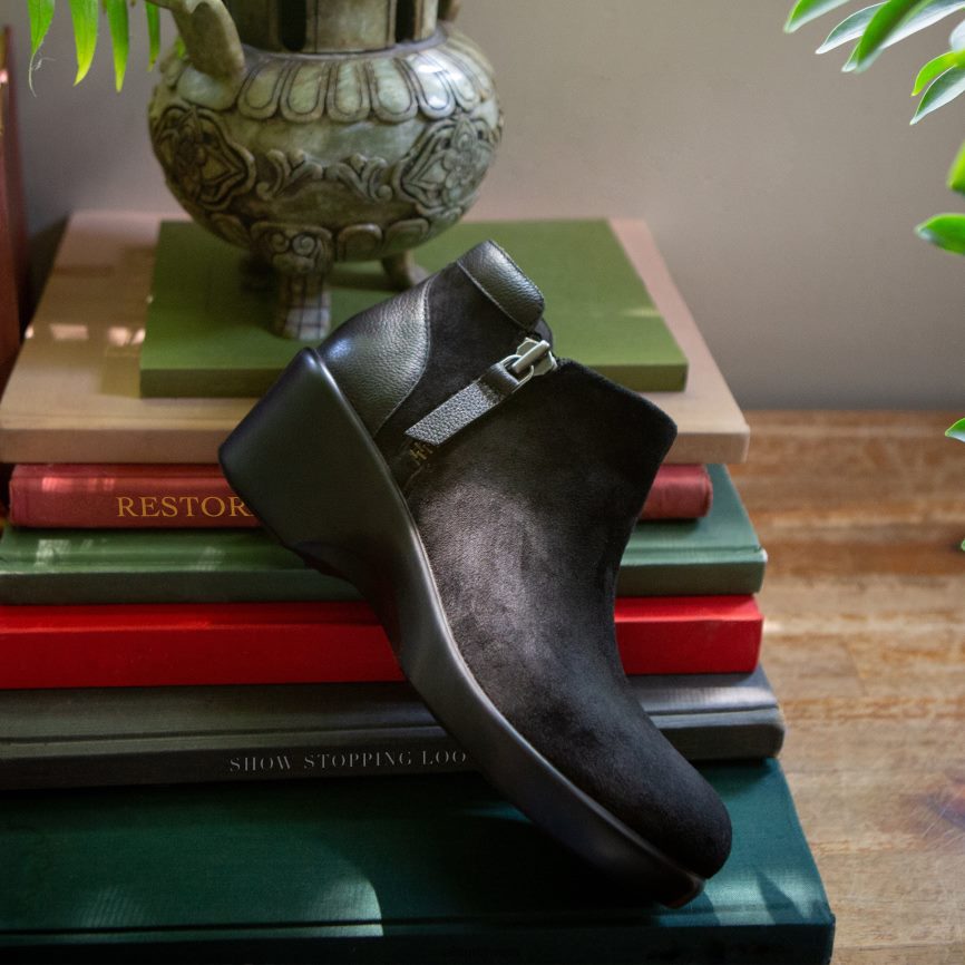 Alegria Schuhe Österreich - Alegria Sloan-Stiefel aus schwarzem Wildleder D2R0BH276